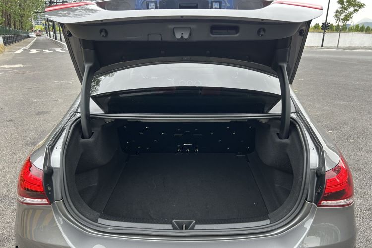 奔驰A级AMG 2022款 AMG A 35 L 4MATIC中控内饰7003