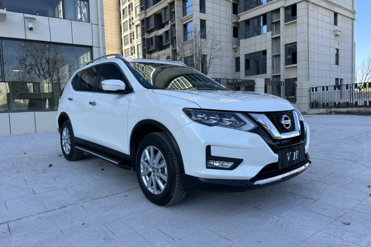 日产 奇骏 2023款 经典 2.0L 两驱智联臻享版车身外观6005