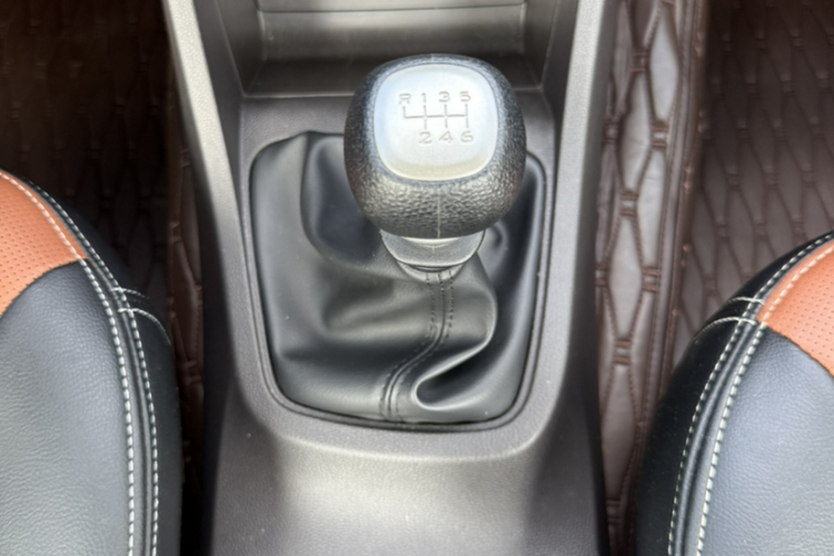 五菱汽车 五菱宏光 2021款 1.5L改款 S标准型 电动助力LAR局部细节18