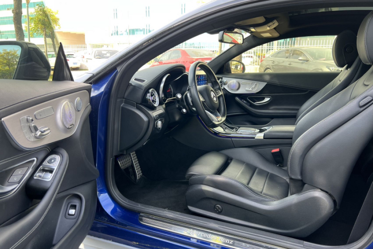 奔驰C级(进口) 2018款 C 200 轿跑车中控内饰7004