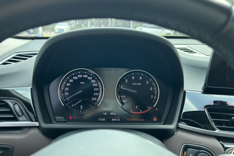 宝马X1 2021款 sDrive20Li 时尚型中控内饰15