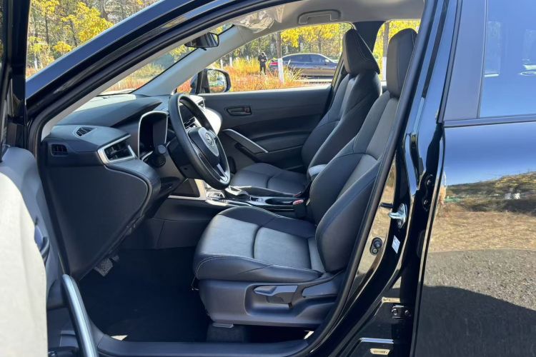丰田 锋兰达 2024款 2.0L CVT精英plus版中控内饰7002