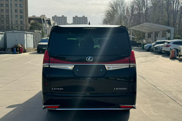 雷克萨斯LM 2020款 300h 七座隽雅版车身外观6004