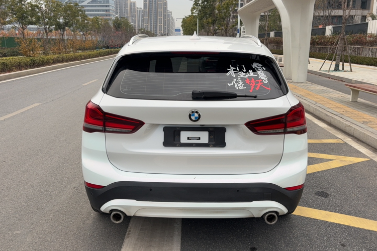 宝马X1 2021款 sDrive25Li 领先型车身外观6006