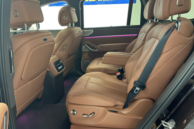 腾势N9 2026款 尊越型中控内饰7002