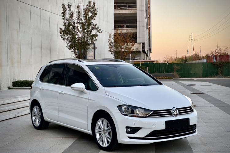 大众 高尔夫·嘉旅 2016款 230TSI 自动豪华型车身外观6008