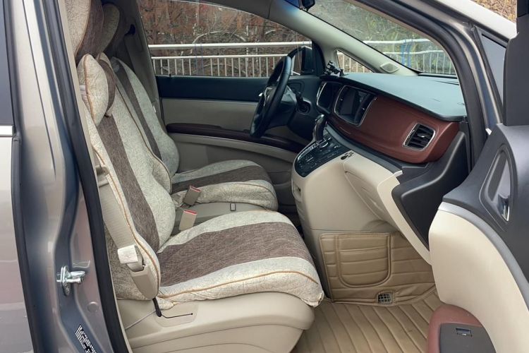 别克GL8 2017款 25S 舒适型 国V局部细节41