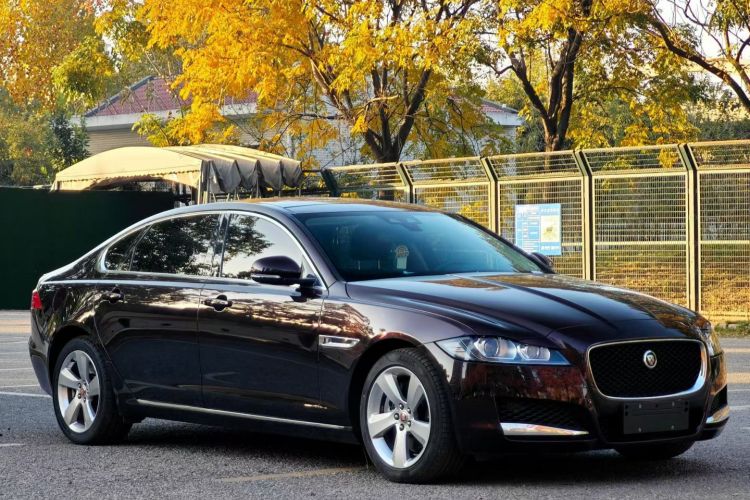 捷豹XFL 2020款 XFL 2.0T P200 两驱精英版车身外观6005