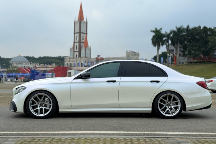 奔驰E级 2017款 E 200 运动型车身外观6006