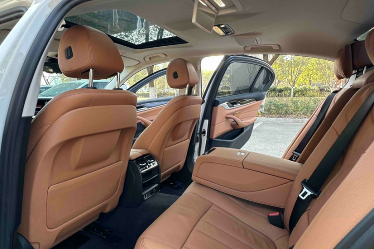 宝马5系 2018款 528Li 上市特别版中控内饰7012