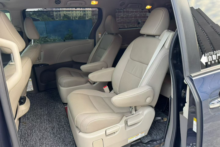 丰田Sienna（平行进口） 中控内饰7004