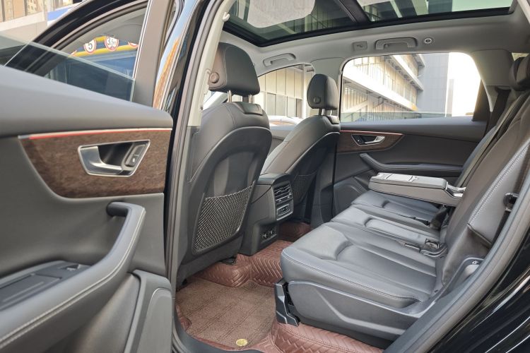 奥迪Q7 2024款 45 TFSI quattro S line运动型中控内饰7002