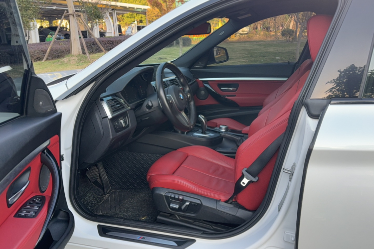 宝马3系GT 2020款 320i M运动曜夜版局部细节19