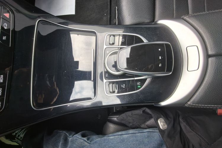 奔驰C级(进口) 2017款 C 200 4MATIC 轿跑版局部细节9009