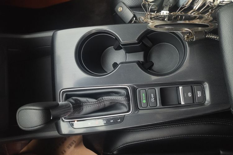 本田 思域 2022款 240TURBO CVT劲动版中控内饰7010