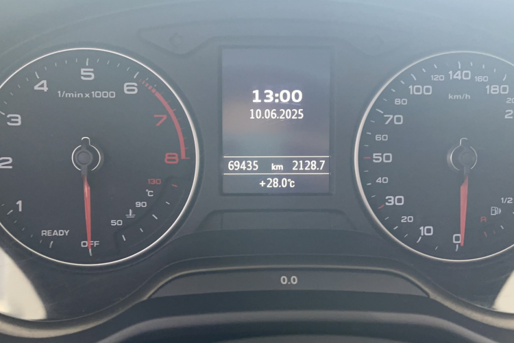 奥迪Q2L 2021款 35 TFSI 进取动感型中控内饰15