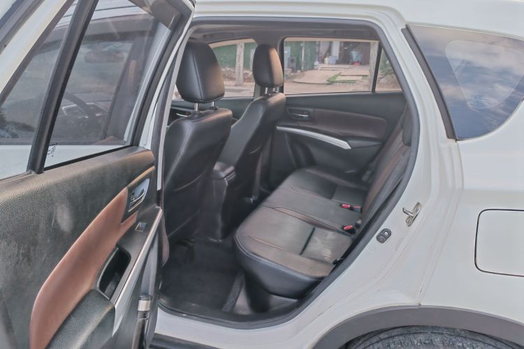 铃木 骁途 2017款 1.6L CVT两驱都市进取型中控内饰7002