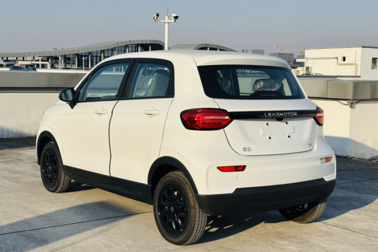 零跑汽车 零跑T03 2025款 310舒享版车身外观6011