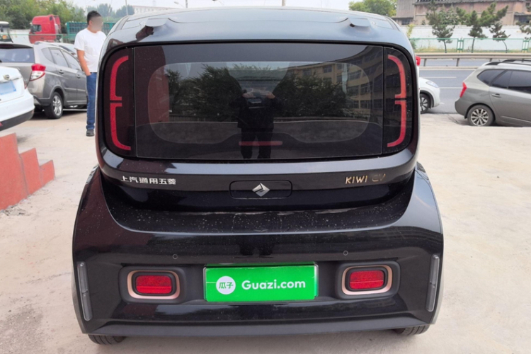 宝骏KiWi EV 2022款 设计师轻享版 三元锂车身外观6004