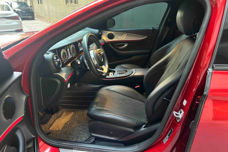 奔驰E级(进口) 2019款 E 260 运动版中控内饰7005