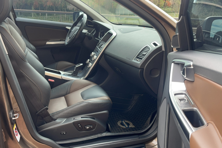 沃尔沃XC60 2017款 T5 AWD 智远升级版中控内饰7003