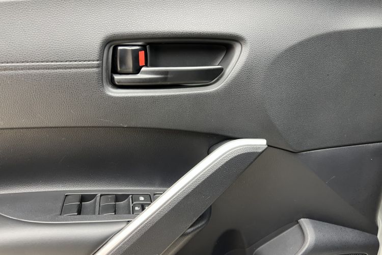 丰田 锋兰达 2023款 2.0L CVT领先版中控内饰7011