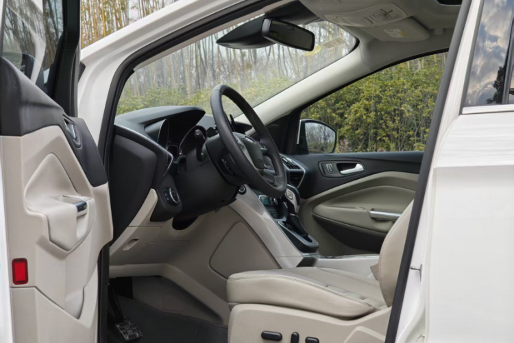 福特 翼虎 2013款 2.0L GTDi 四驱尊贵型局部细节19