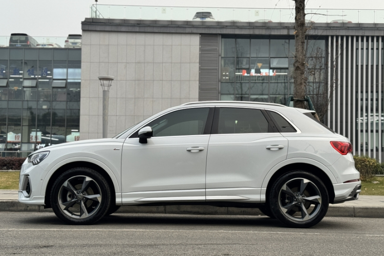 奥迪Q3 2021款 35 TFSI 时尚动感型车身外观6005