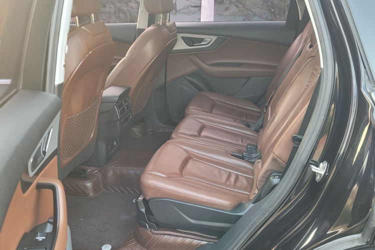 奥迪Q7 2018款 40 TFSI 舒适型中控内饰7001