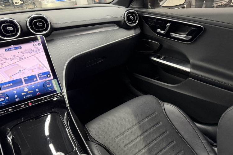 奔驰C级 2023款 C 200 L 运动版中控内饰7008