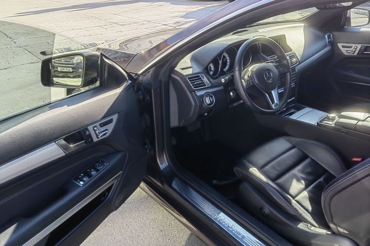 奔驰E级(进口) 2014款 E 200 轿跑版中控内饰7003