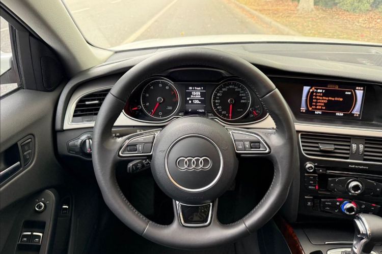 奥迪A4L 2013款 35 TFSI 自动舒适型中控内饰7002