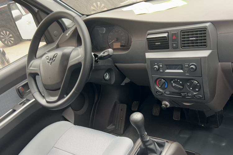 五菱汽车 五菱荣光小卡 2023款 1.5L标准型单排加长型LAR中控内饰7002