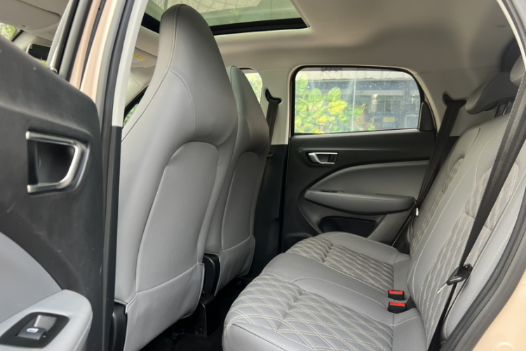 零跑汽车 零跑T03 2021款 400豪华Pro版中控内饰7007