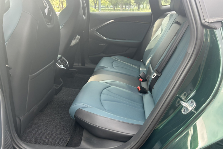 名爵 MG7 2023款 2.0T 自动Trophy+激擎耀世版中控内饰7001