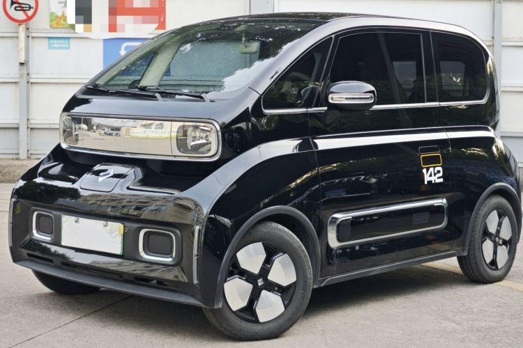 宝骏KiWi EV 2023款 智潮版 磷酸铁锂车身外观1