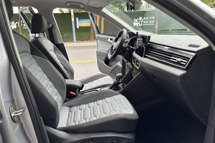 大众 途观L新能源 2023款 430PHEV 插电混动旗舰版中控内饰7005