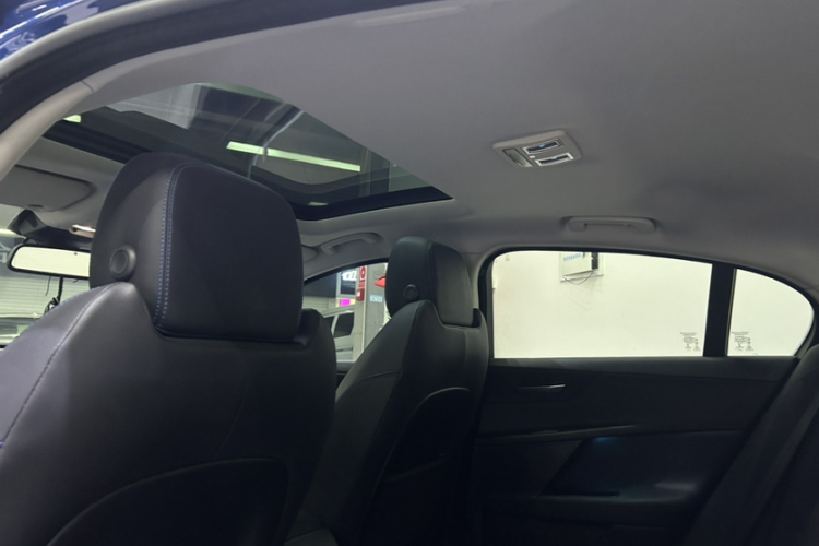 捷豹XE 2015款 2.0T 240PS R-Sport局部细节22