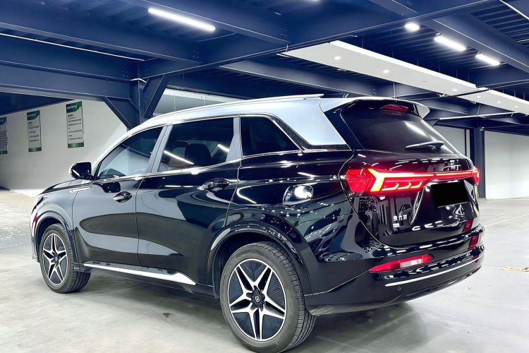 蓝电E5 2024款 荣耀版 100KM臻享型 7座车身外观6004