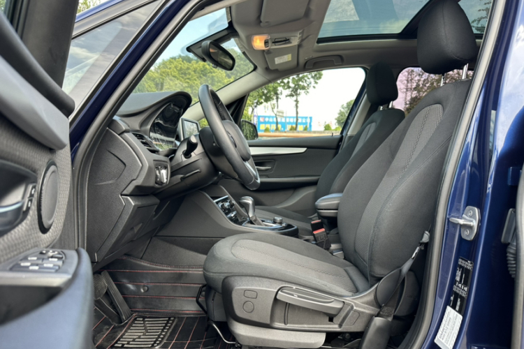 宝马2系旅行车 2016款 218i 领先型中控内饰7006