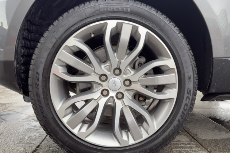 路虎 揽胜运动版 2016款 3.0 SC V6 HSE DYNAMIC车身外观6011