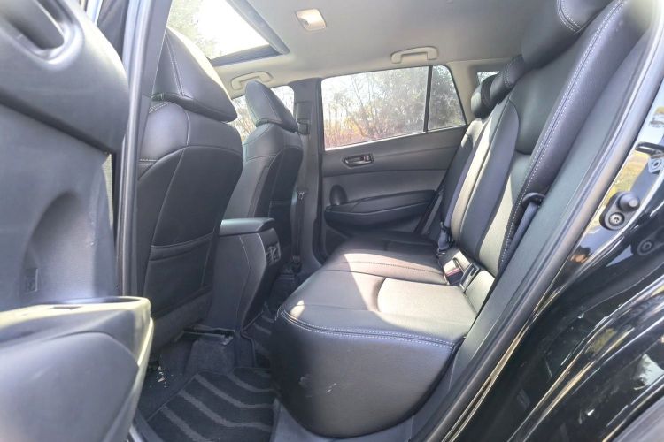 丰田 卡罗拉锐放 2023款 2.0L 精英版中控内饰7003