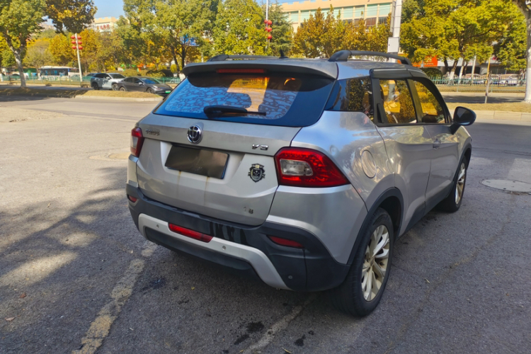 中华V3 2016款 1.5L 手动智能型车身外观6014