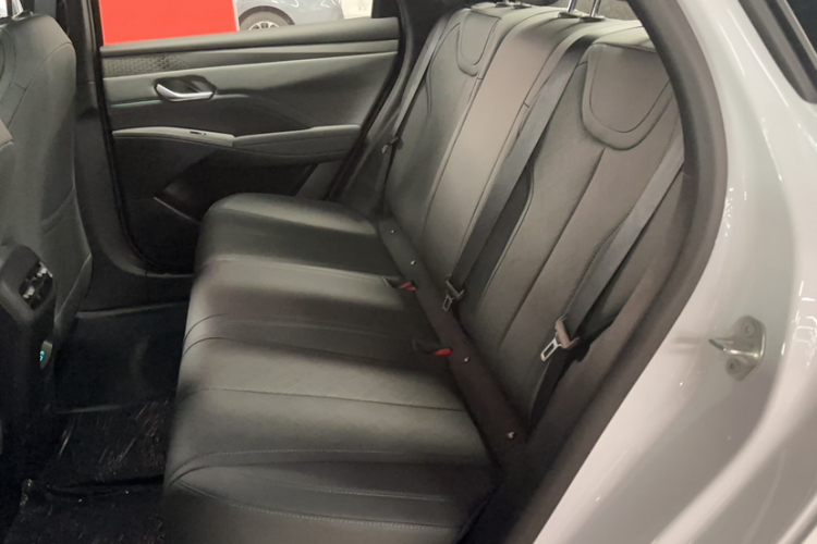 比亚迪 秦PLUS 2025款 DM-i 智驾版 128KM进取型中控内饰7007