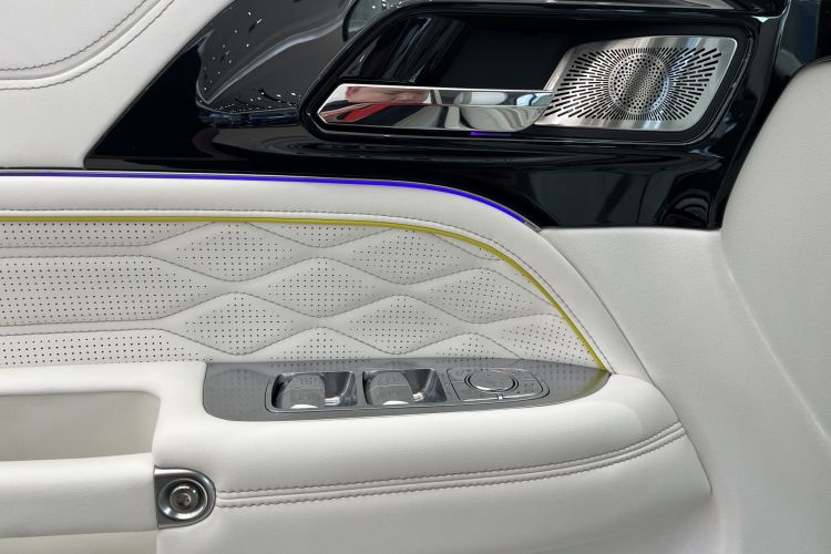 超境汽车 共创坦克300 2021款 2.0T 赛博坦克中控内饰7012