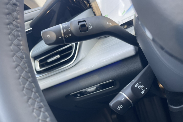 红旗H5 PHEV 2025款 170 超混版局部细节9001