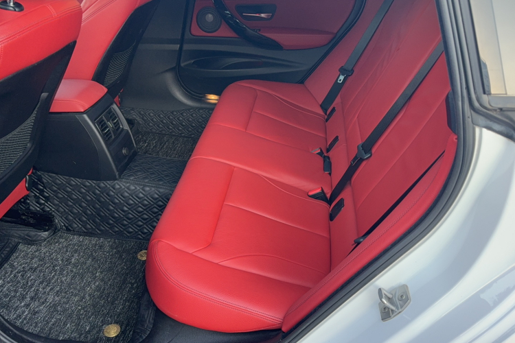 宝马3系GT 2020款 320i M运动曜夜版中控内饰7003