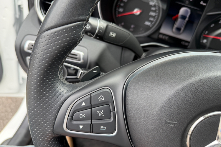 奔驰C级 2018款 C 180 L 时尚型运动版局部细节18