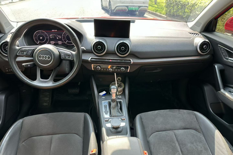 奥迪Q2L e-tron 2022款 Q2L e-tron 纯电智享型中控内饰7003