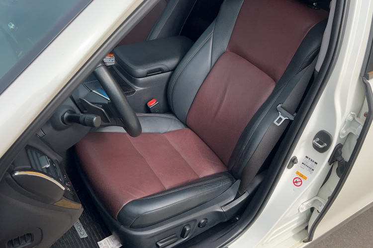 丰田 皇冠 2018款 2.0T 运动版局部细节19